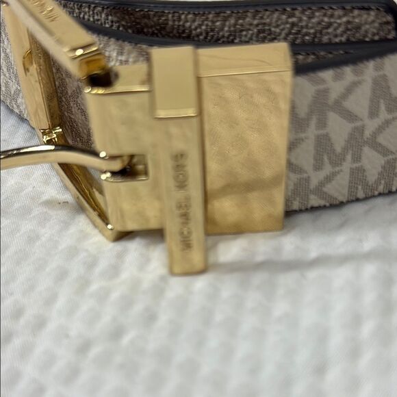 Michael Kors Reversible Black or Cream Belt Gold Buckle Signature MK Monogram - Picture 2 of 8